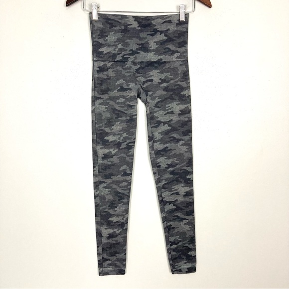 SPANX Look At Me Now Leggings In Camo Women’s Size M Full Length Slimming Gray - Picture 5 of 7